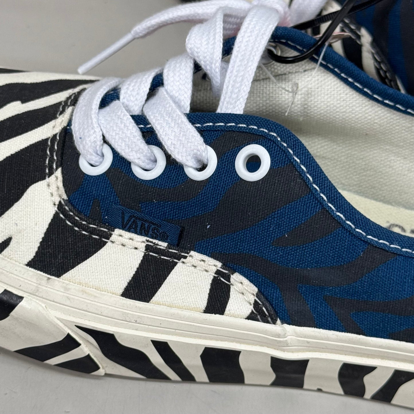 VANS Animal Classic Zebra Slip-On Sneakers Women's Sz 5.5 Men's 4.0 Blue/Black