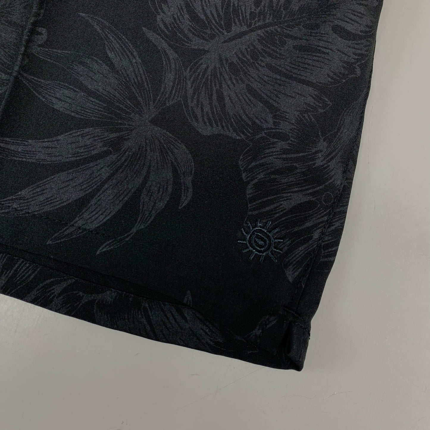 RAYA SUN Stretch Swim Style Shorts W/ Flower Design Women's 1X Black/Gray