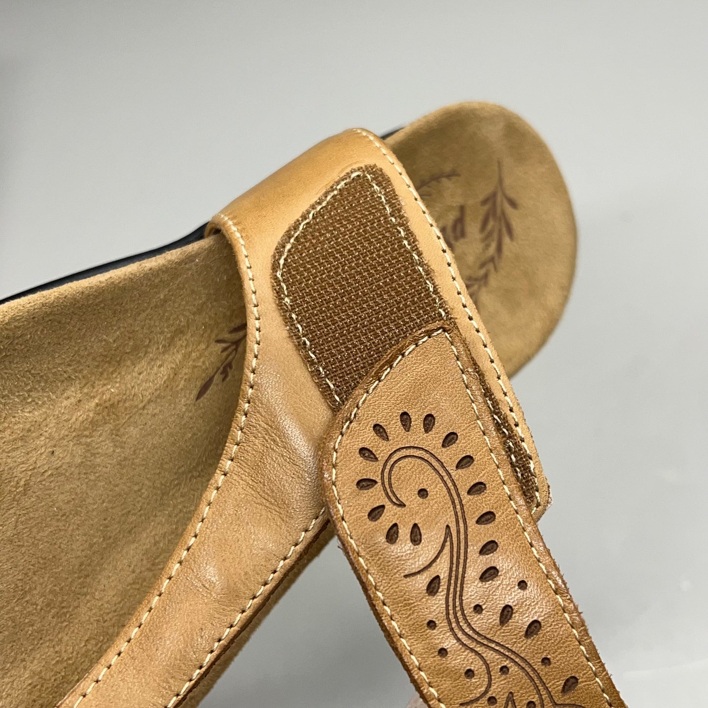 PROPET Wynzie Dressy Adjustable Flip Flop Women's Sz 8 XX(4E) Tan WSX051L