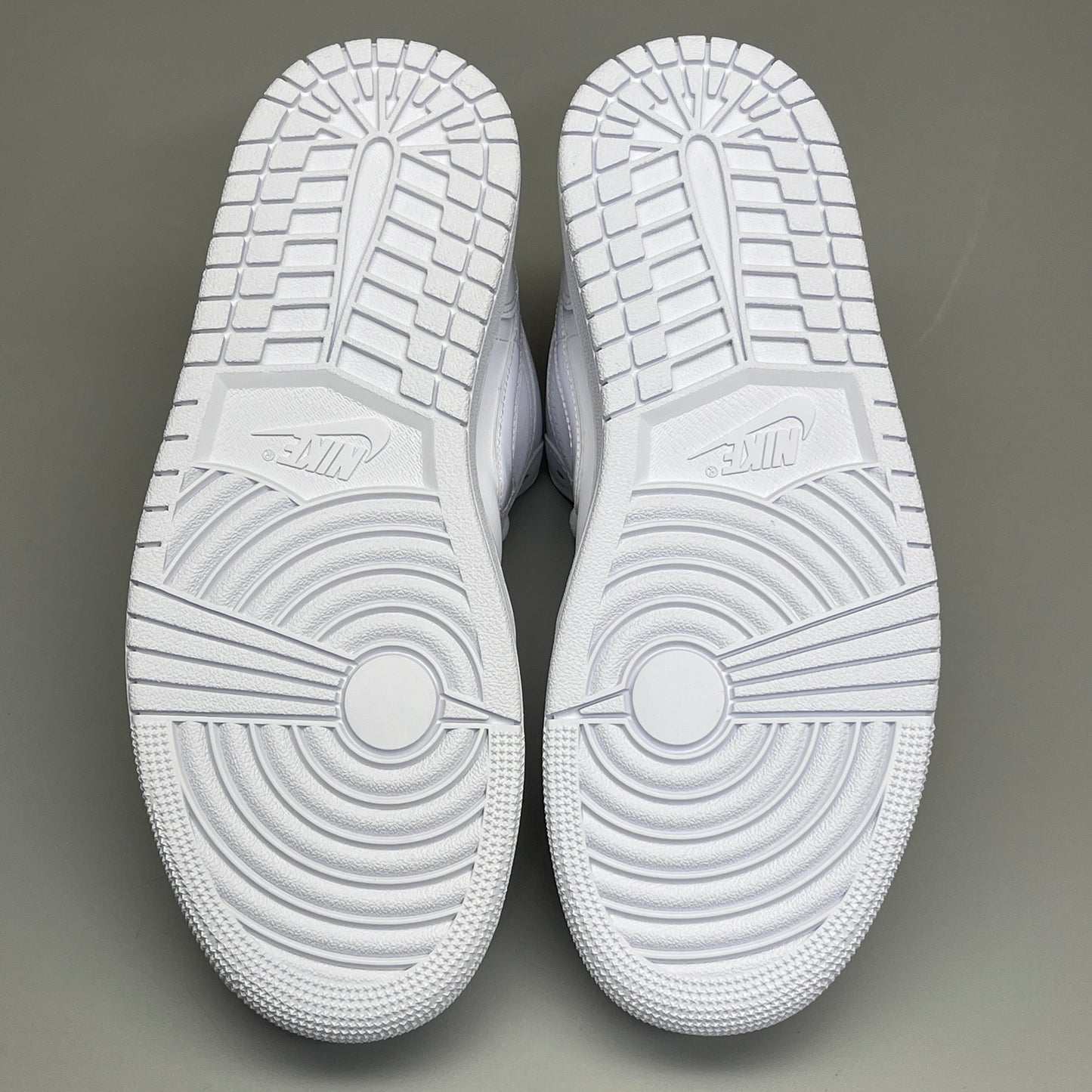 NIKE AIR JORDAN 1 Low Triple White Women's Sz 10.5 DV0990-111 (New in Box)