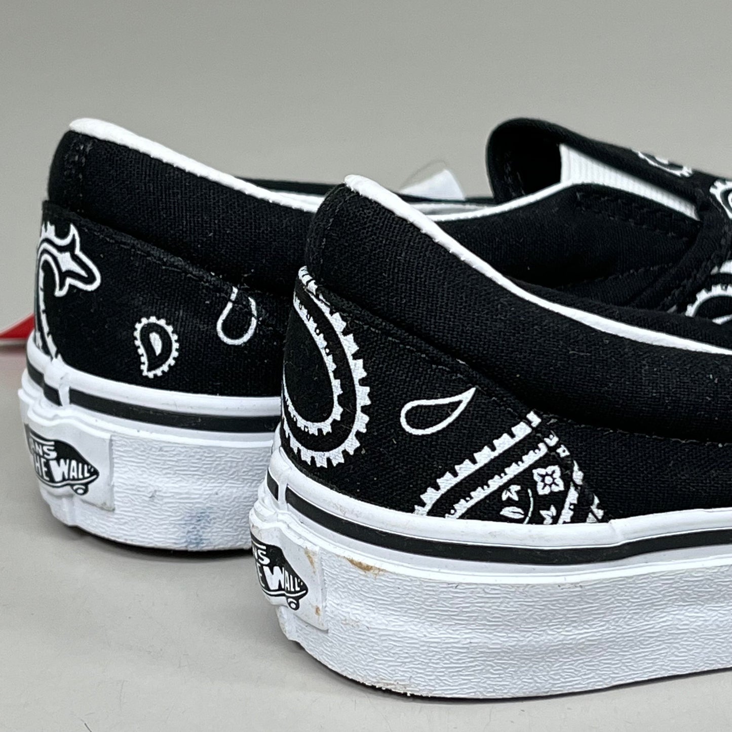 VANS Classic Slip-On Peace Sign Paisley Womens Sz 5.0 Mens Sz 3.5 Black & White
