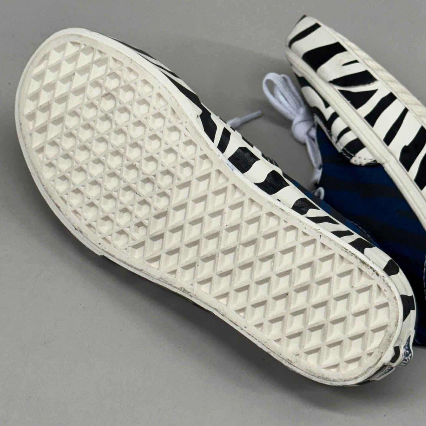 VANS Animal Classic Zebra Slip-On Sneakers Women's Sz 5.5 Men's 4.0 Blue/Black