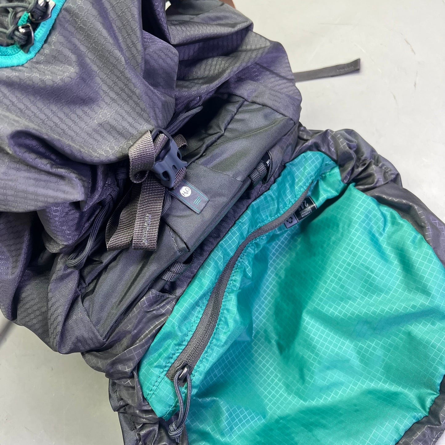 GREGORY Jade 43L Backpack w/ Free Float Suspension Women's XS/SM Mist Grey