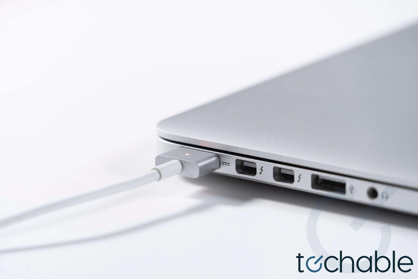 MacBook Pro (Mid 2015) 15-Inch - 2.2GHz Core i7 (IG) - 16GB RAM - 1TB SSD