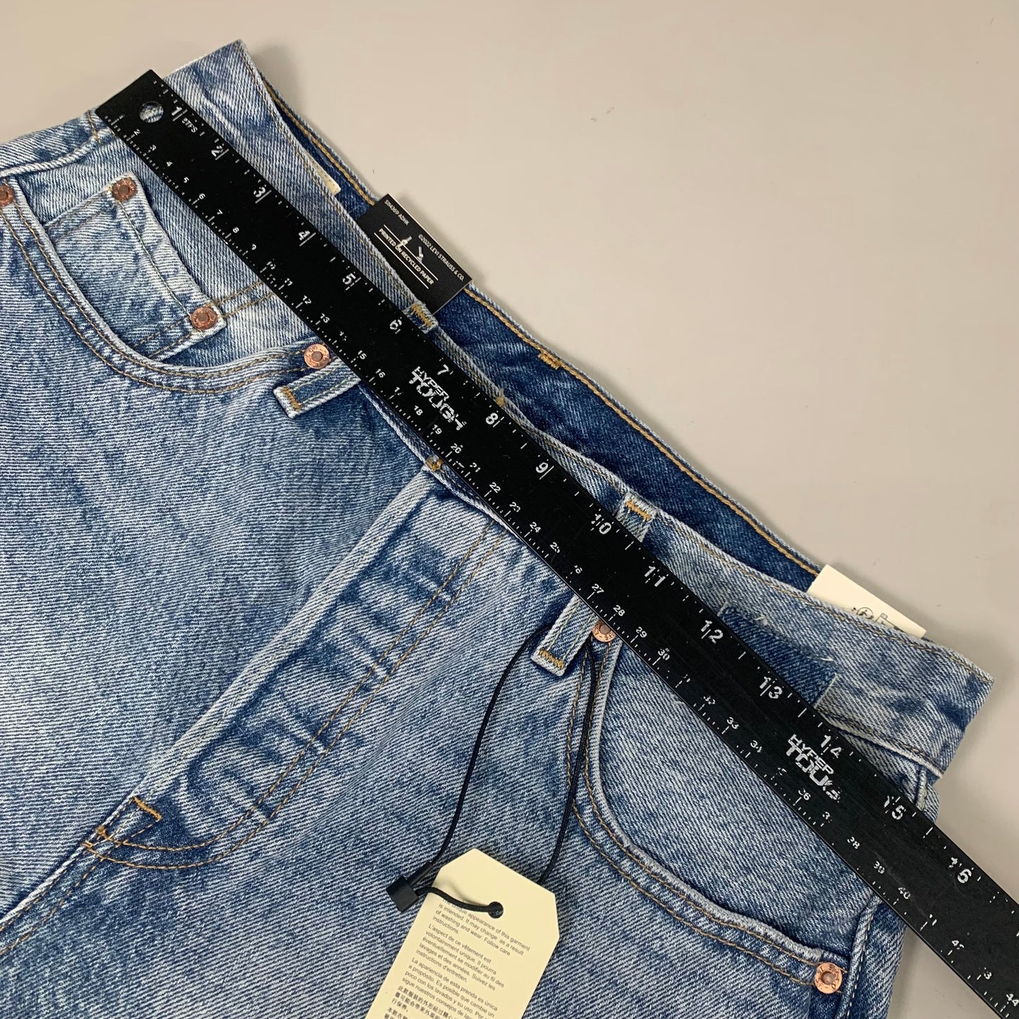 LEVIS 501 Original Fit High Rise Shorts Medium Wash Women's Sz 29 Mega Vibe Blue