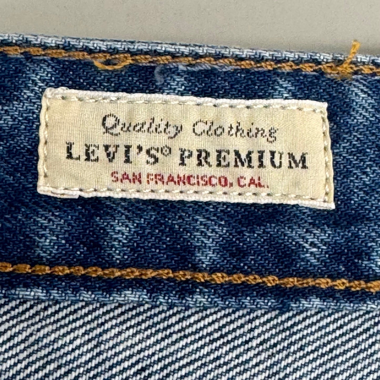 LEVIS Recrafted Icon Skirt Mid Rise Original Women's Sz 26 Novel Notion Med Wash
