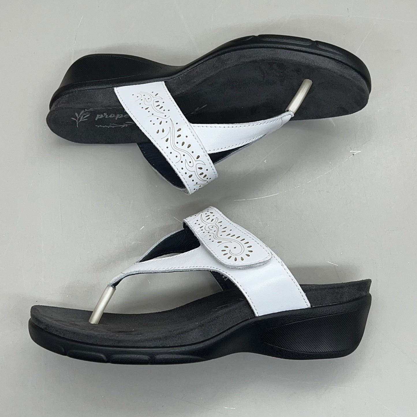 PROPET Wynzie Dressy Adjustable Flip Flop Women's Sz 7.5 XX(4E) White WSX051L