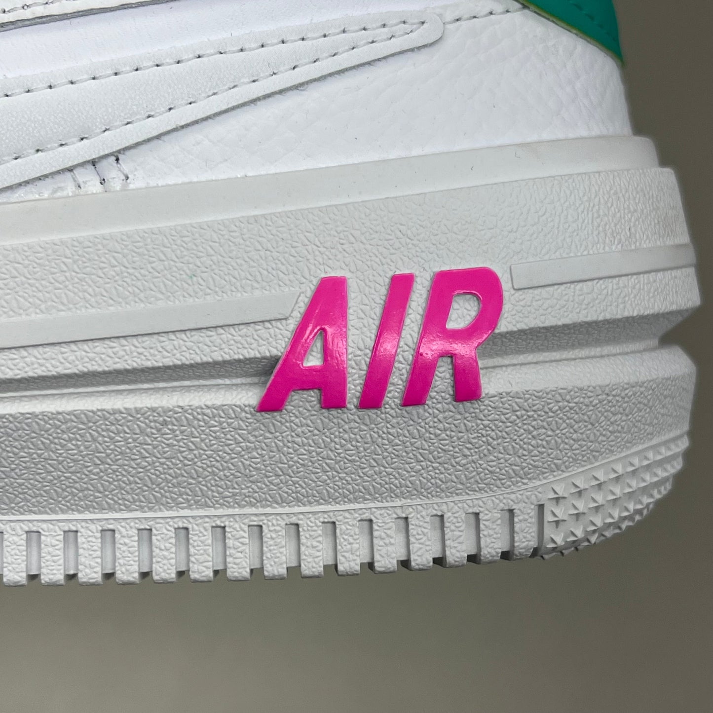 NIKE Air Force 1 PLT.AF.ORM Tapered Toe Sz Women's 8 White/Pink/Blue FN7180-100