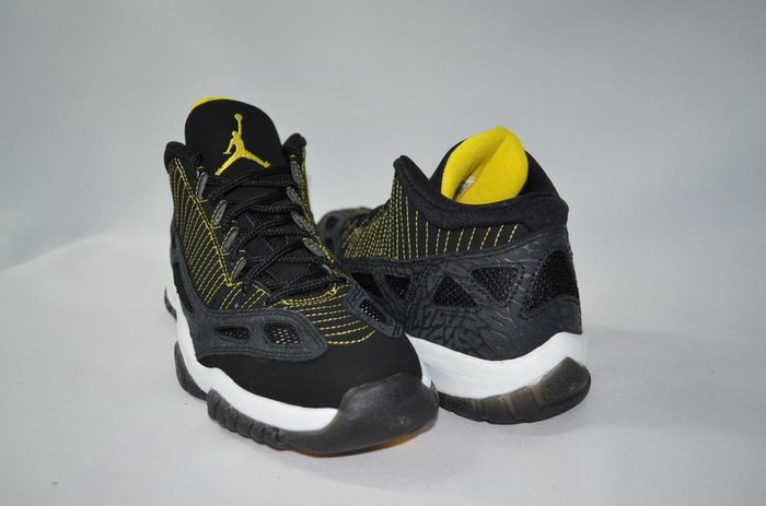 (2007) Jordan 11 Low IE Black Zest New Size 7.5W / 6Y