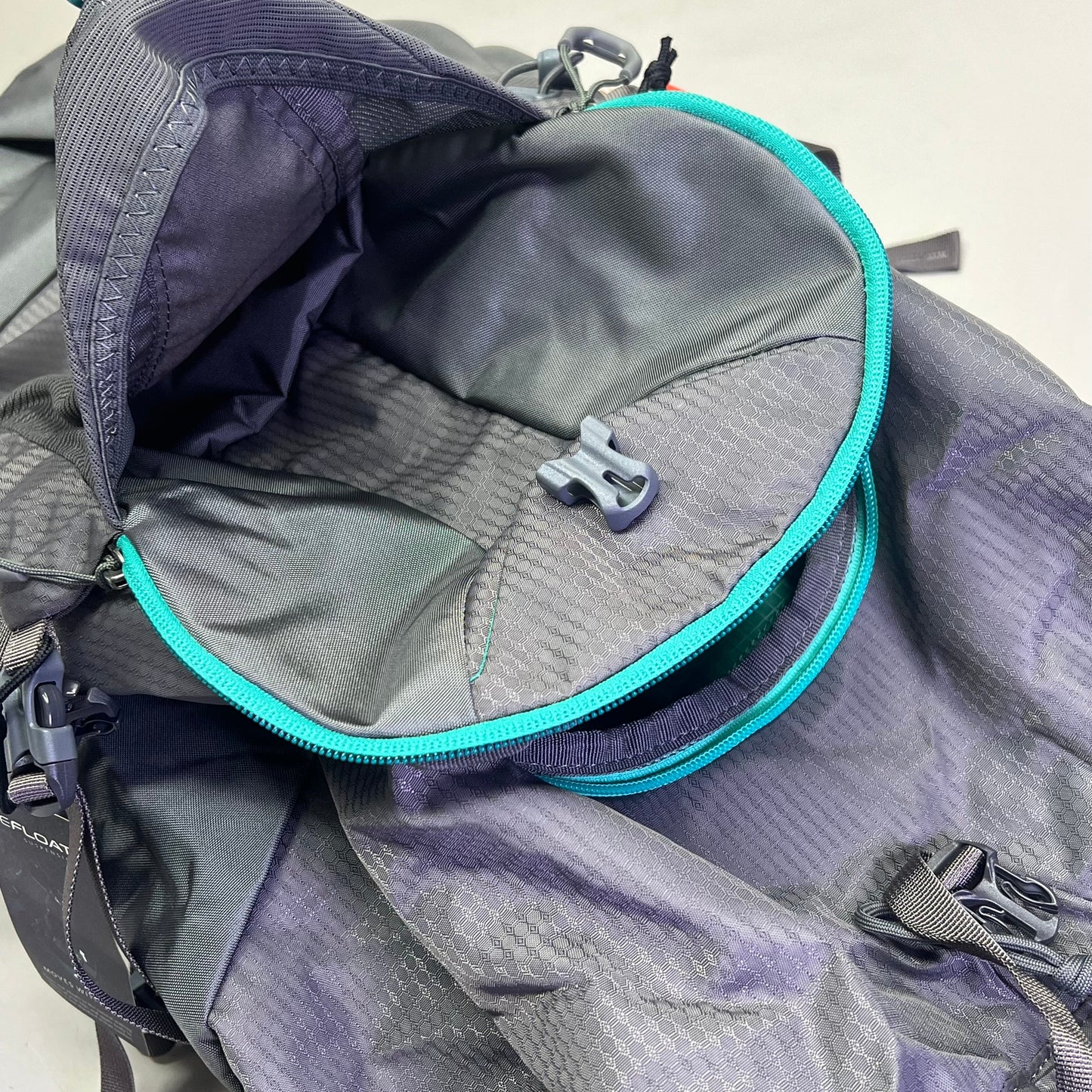 GREGORY Jade 43L Backpack w/ Free Float Suspension Women's XS/SM Mist Grey
