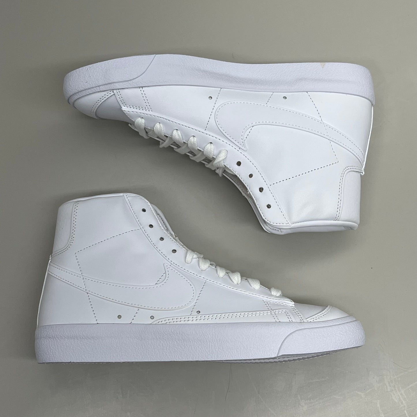 NIKE Blazer Mid 77' High-top Shoes SZ Womens 8.5 Mens 7 White & Peach CZ1055-117