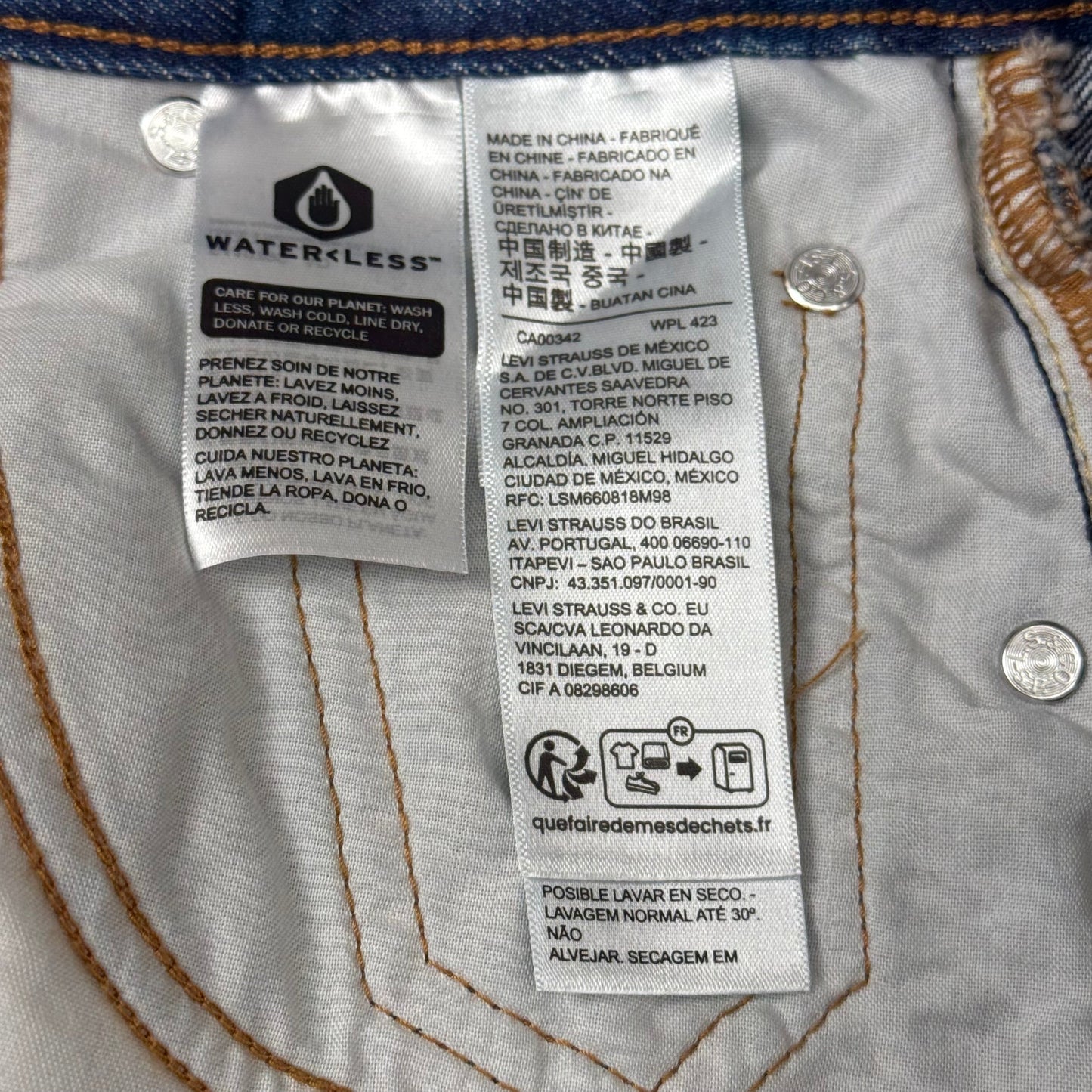 LEVIS Recrafted Icon Skirt Mid Rise Original Women's Sz 26 Novel Notion Med Wash