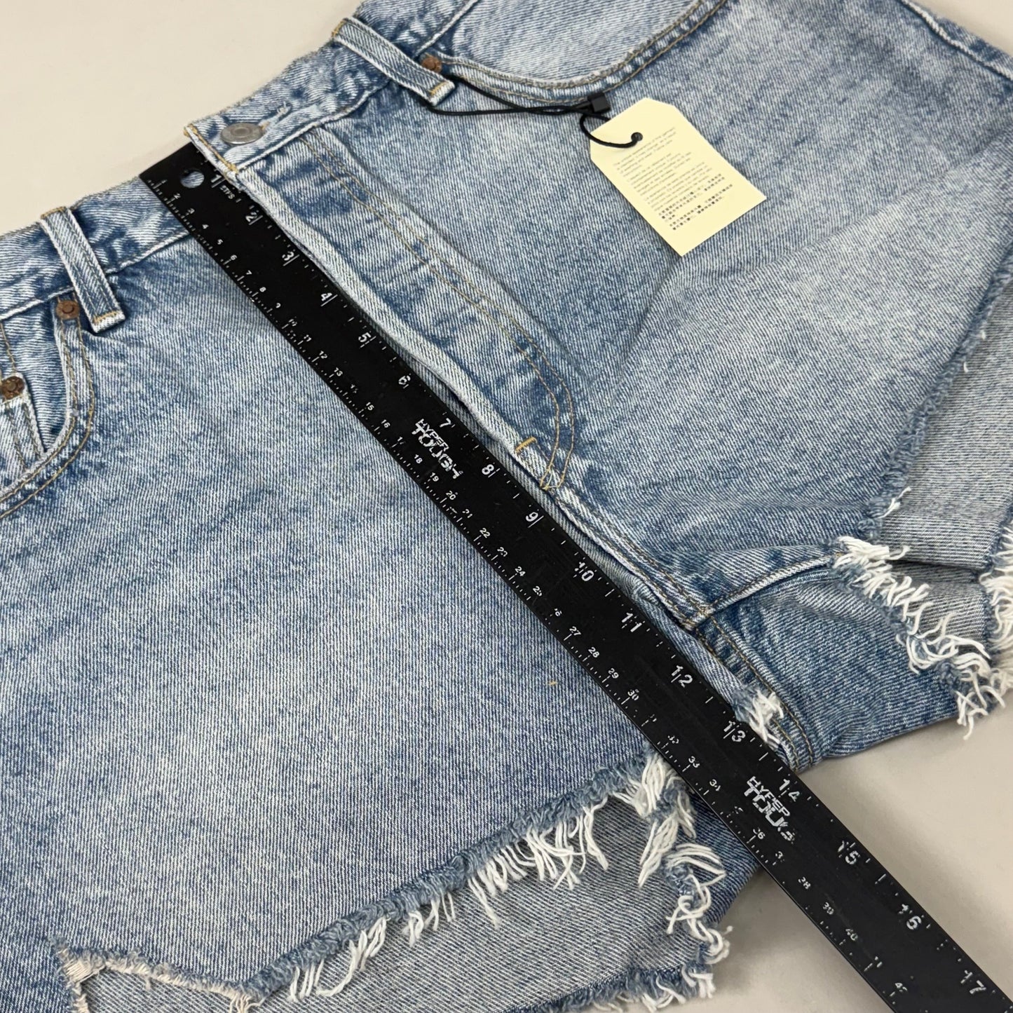 LEVIS 501 Original Fit High Rise Shorts Medium Wash Women's Sz 33 Mega Vibe Blue