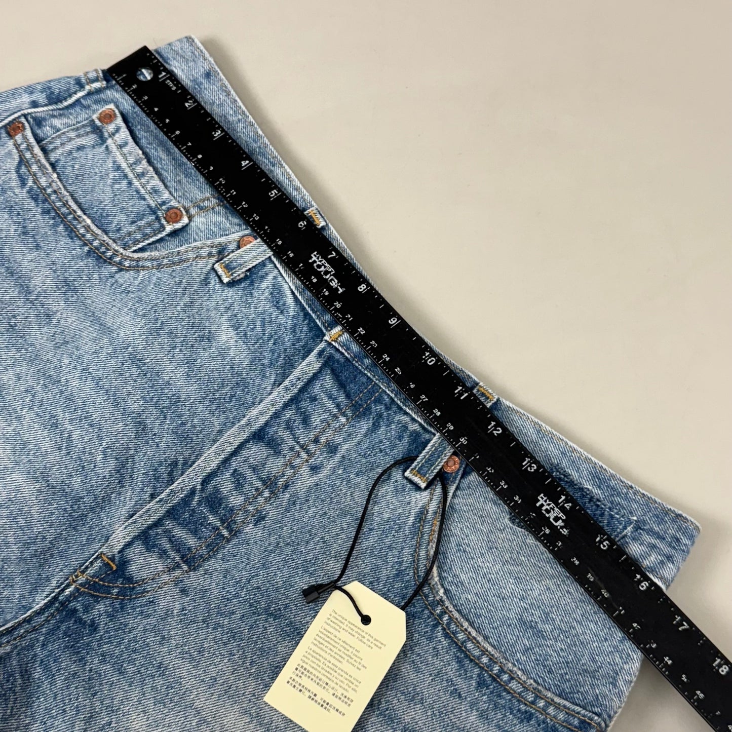 LEVIS 501 Original Fit High Rise Shorts Medium Wash Women's Sz 32 Mega Vibe Blue
