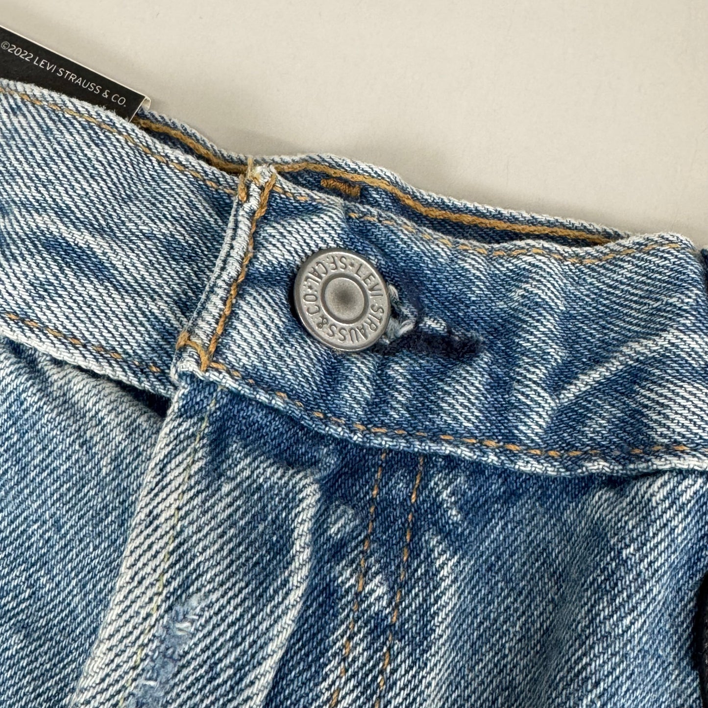 LEVIS 501 Original Fit High Rise Shorts Women's Sz 33 Vague Finish Medium Wash