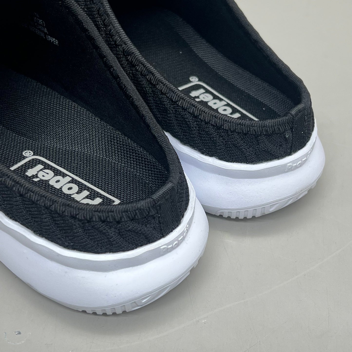 PROPET Travel Bound Slide Thermal Rubber Women's Sz 7.5 M(B) Black WAT031M