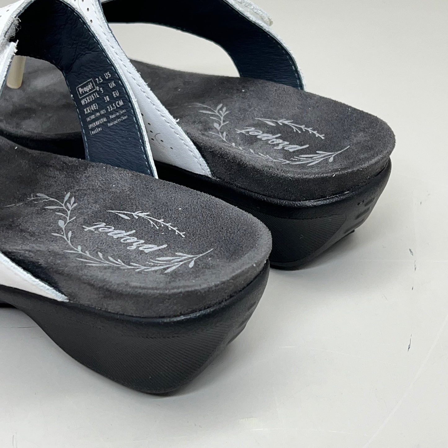 PROPET Wynzie Dressy Adjustable Flip Flop Women's Sz 7.5 XX(4E) White WSX051L