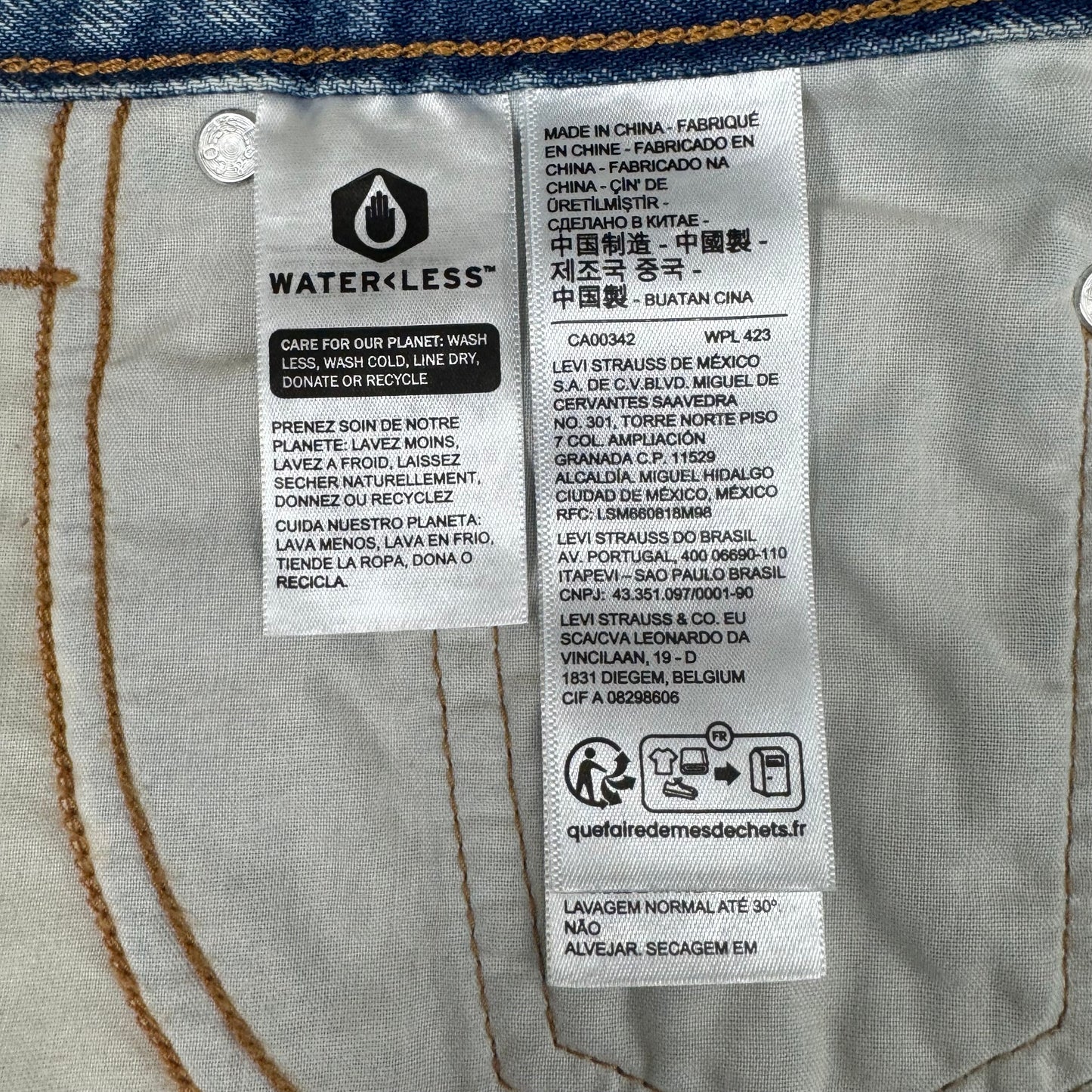 LEVIS Recrafted Icon Skirt Mid Rise Original Women's Sz 30 Novel Notion Med Wash