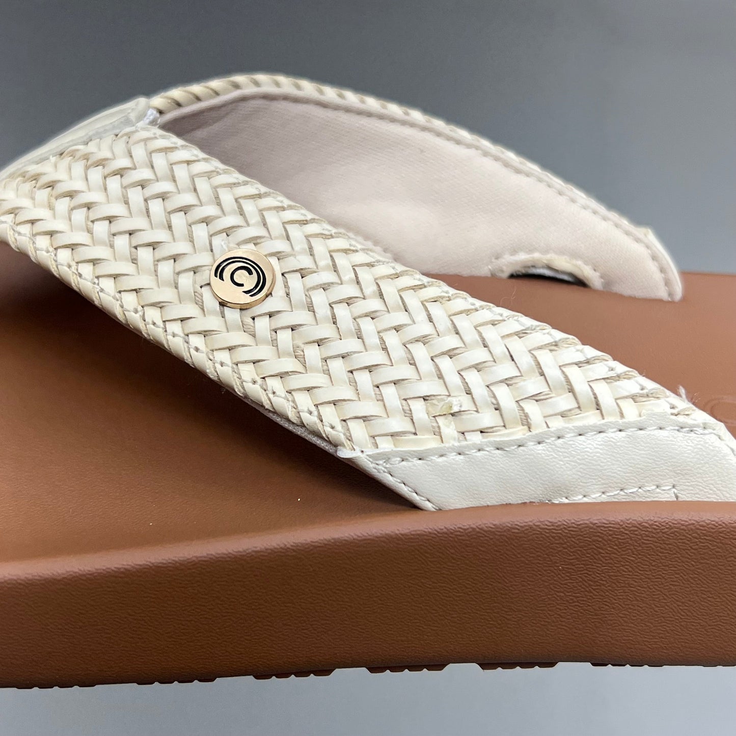 COBIAN Palmilla Braided Synthetic Leather Strap Women's Sz 9 EU 39.5 Cream PAL25-110-9
