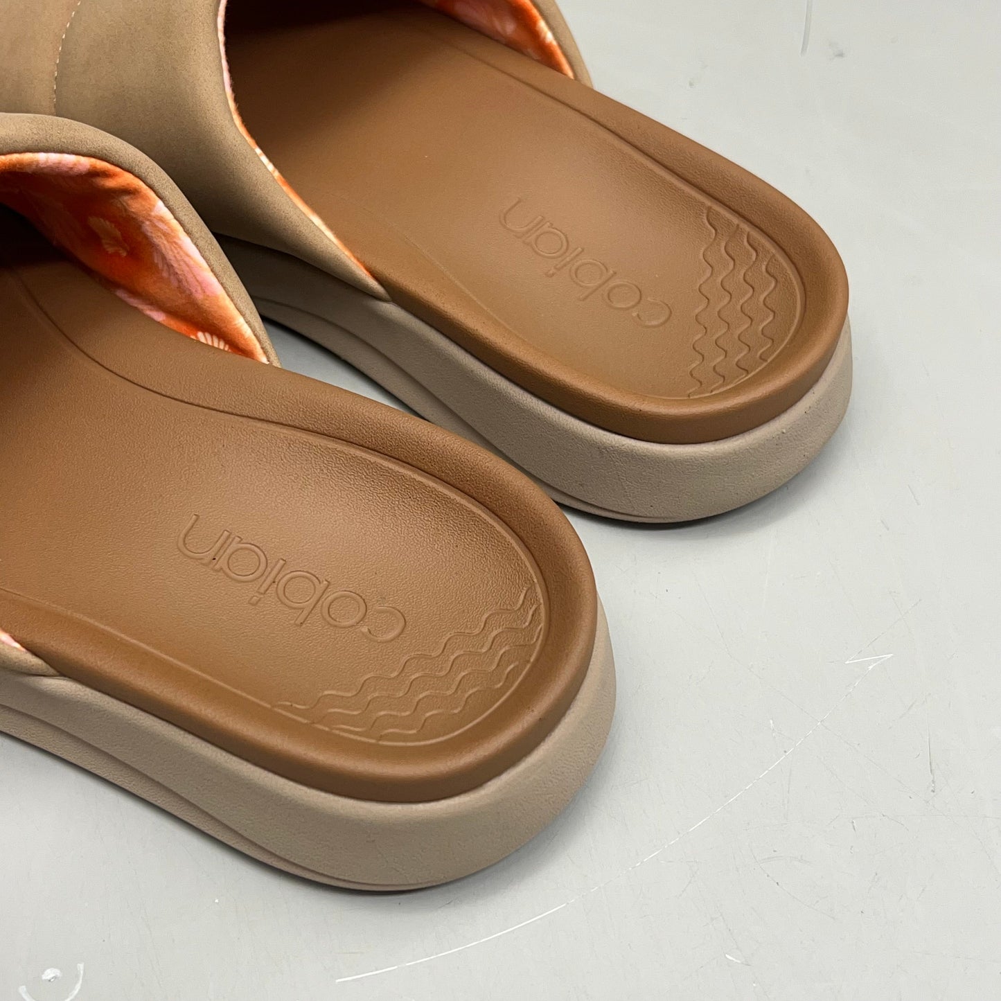 COBIAN Tolula Slide Enhanced Cushion Suede Strap Women's Sz 8 Tan TOL24-230-08