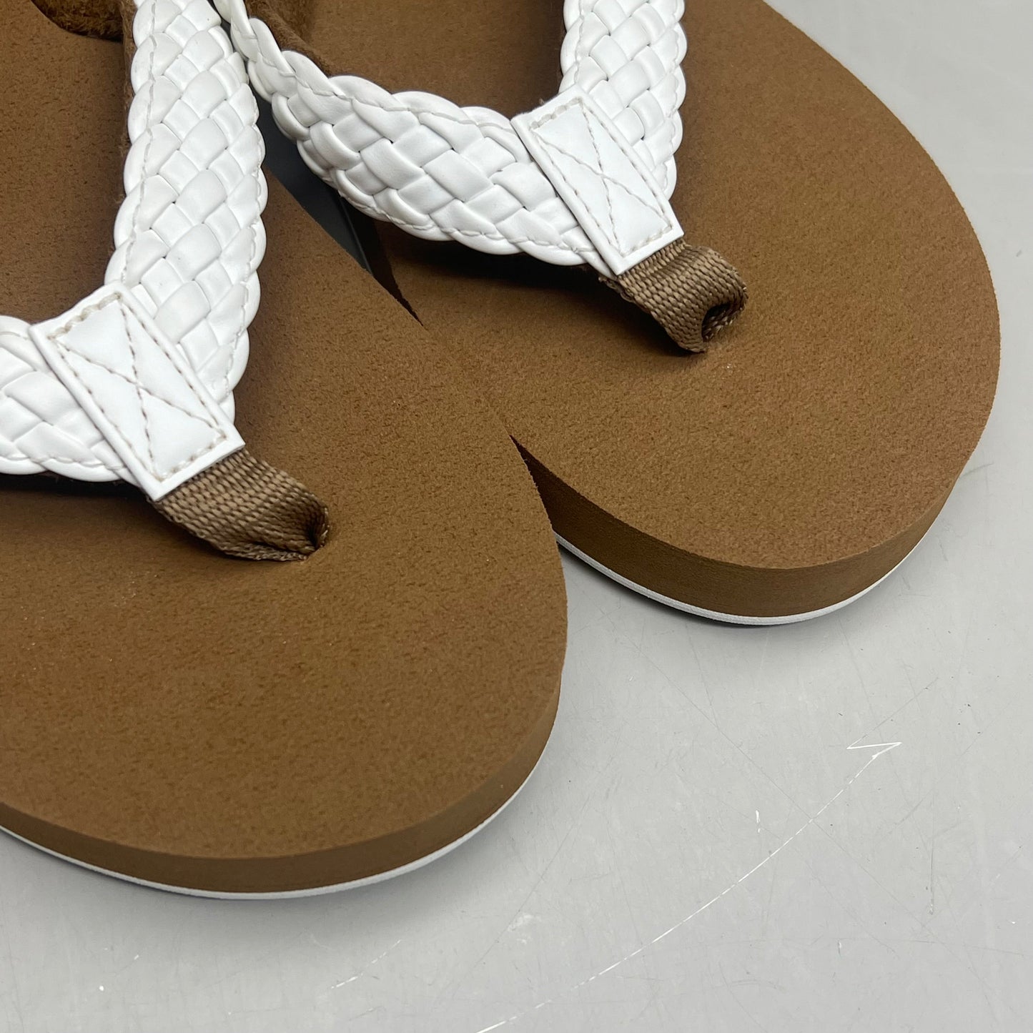 COBIAN Braided Bounce Synthetic Leather Sandals Women's Sz 6 EU 35.5 White BRB10-100-6