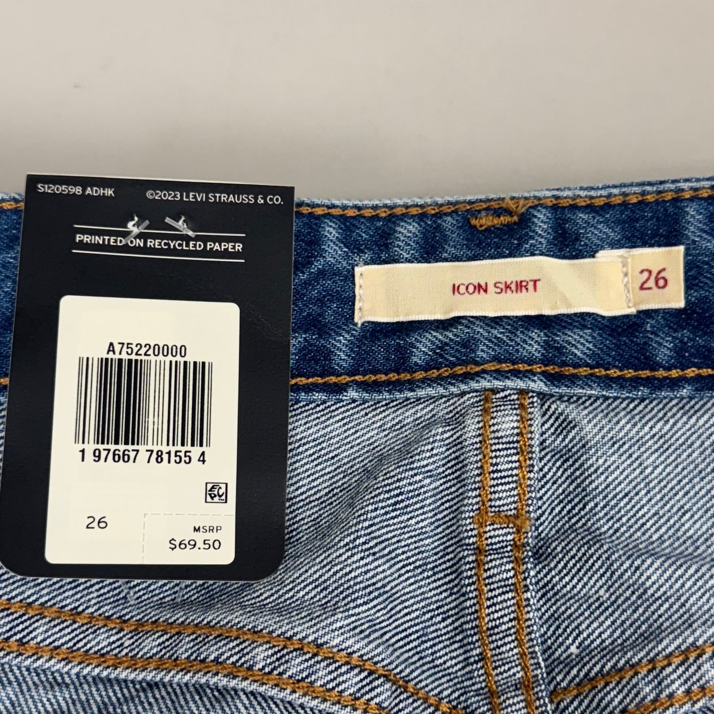 LEVIS Recrafted Icon Skirt Mid Rise Original Women's Sz 26 Novel Notion Med Wash