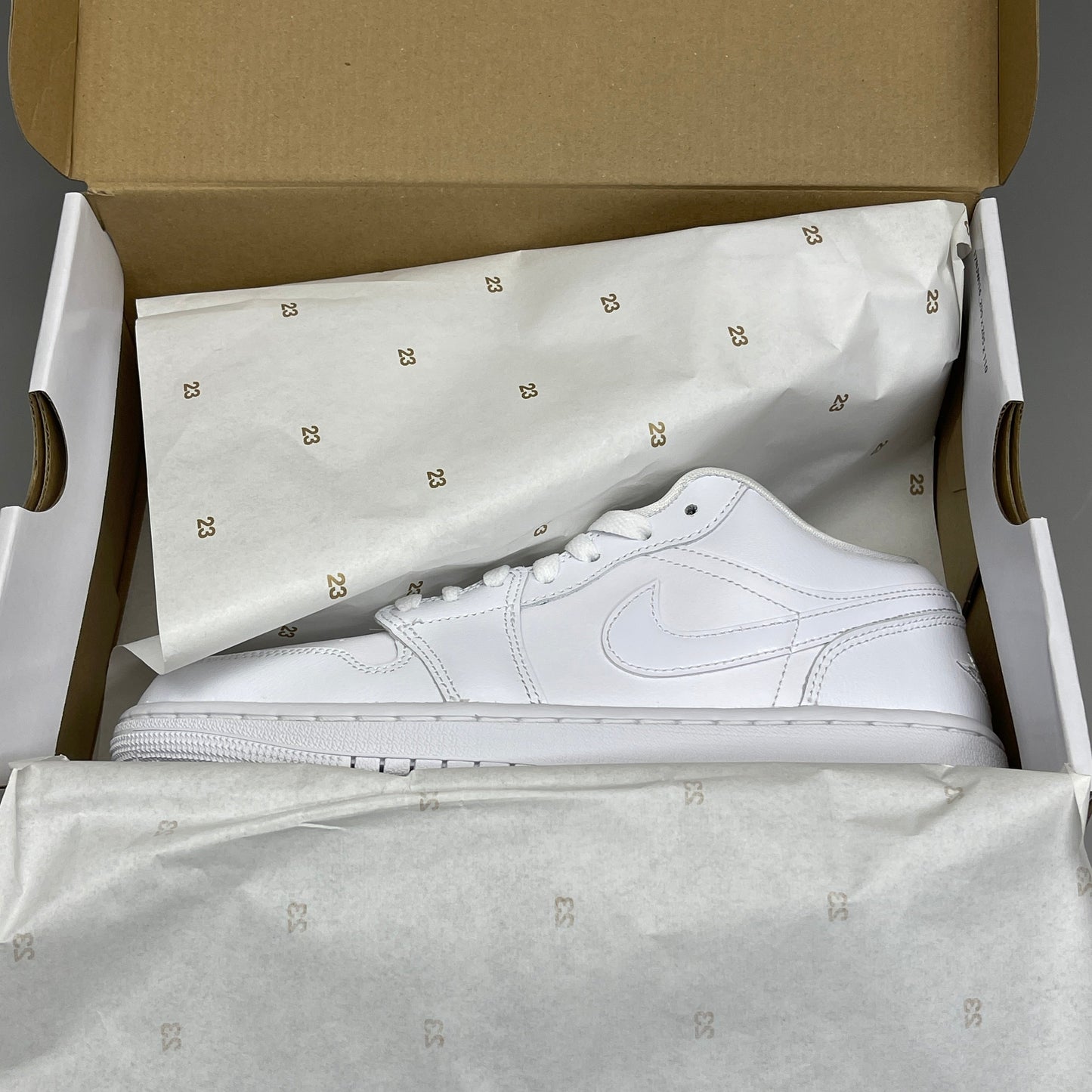 NIKE AIR JORDAN 1 Low Triple White Women's Sz 8 DV0990-111 (New in Box)