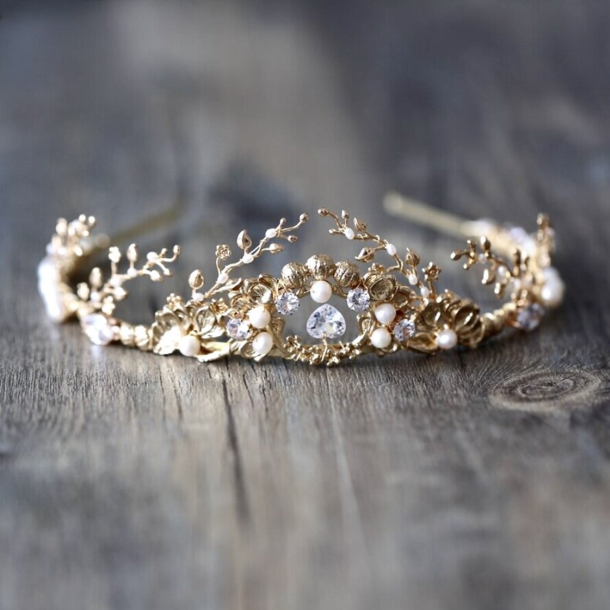 Neda - Bohemian Pearl Bridal Tiara