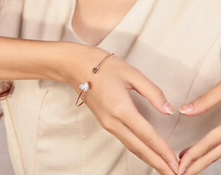 Vivian - Delicate Heart Bangle Bracelet - Available in Silver and Rose Gold