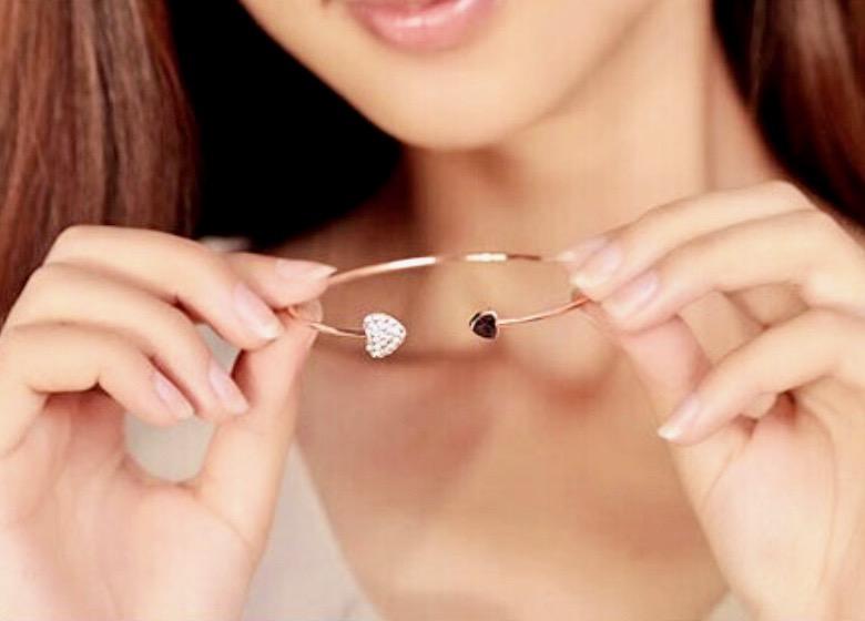 Vivian - Delicate Heart Bangle Bracelet - Available in Silver and Rose Gold