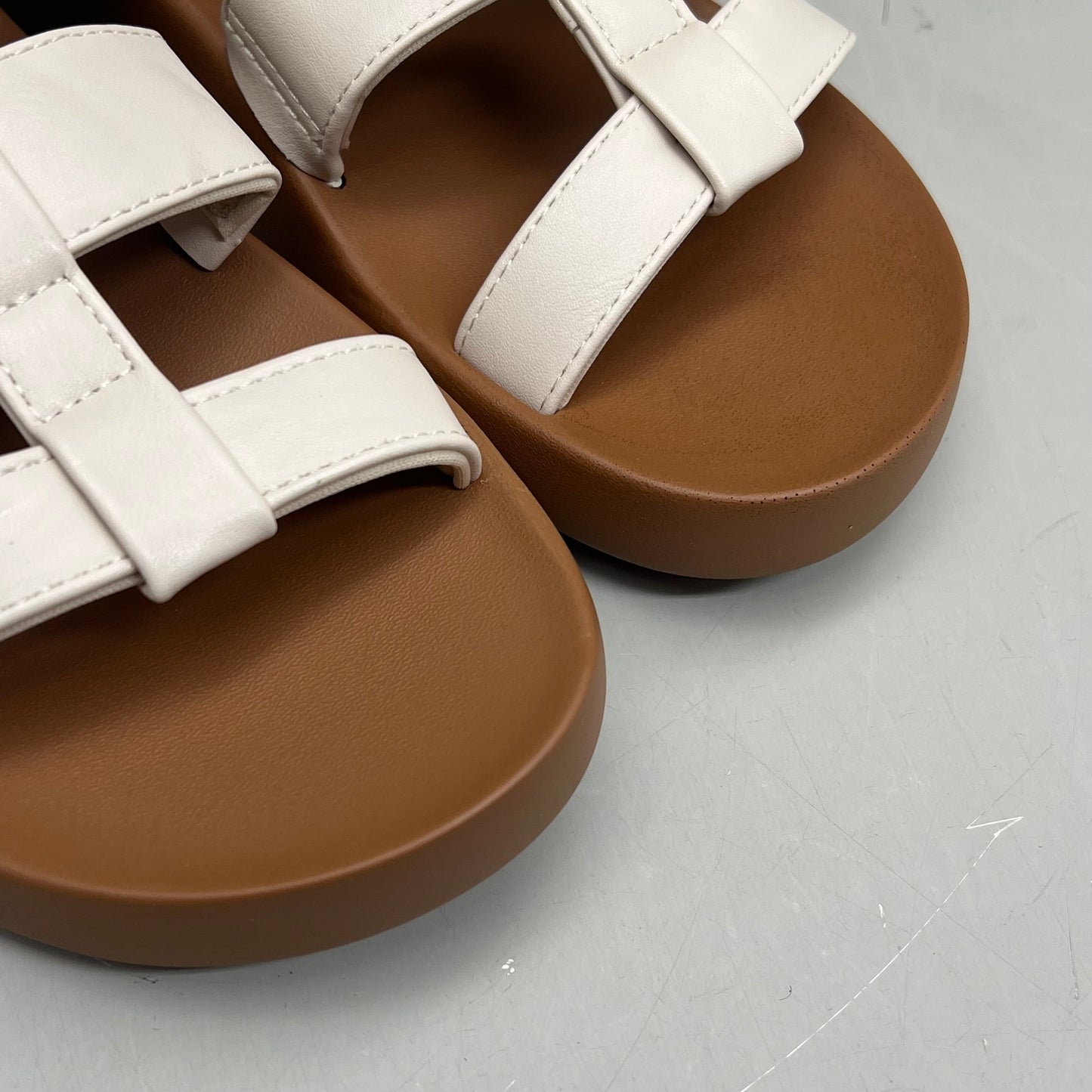 COBIAN Amalfi Synthetic Leather W/ Microfiber Lining Sandals Women's Sz 10, 41 EU Cream AMA25-110-10