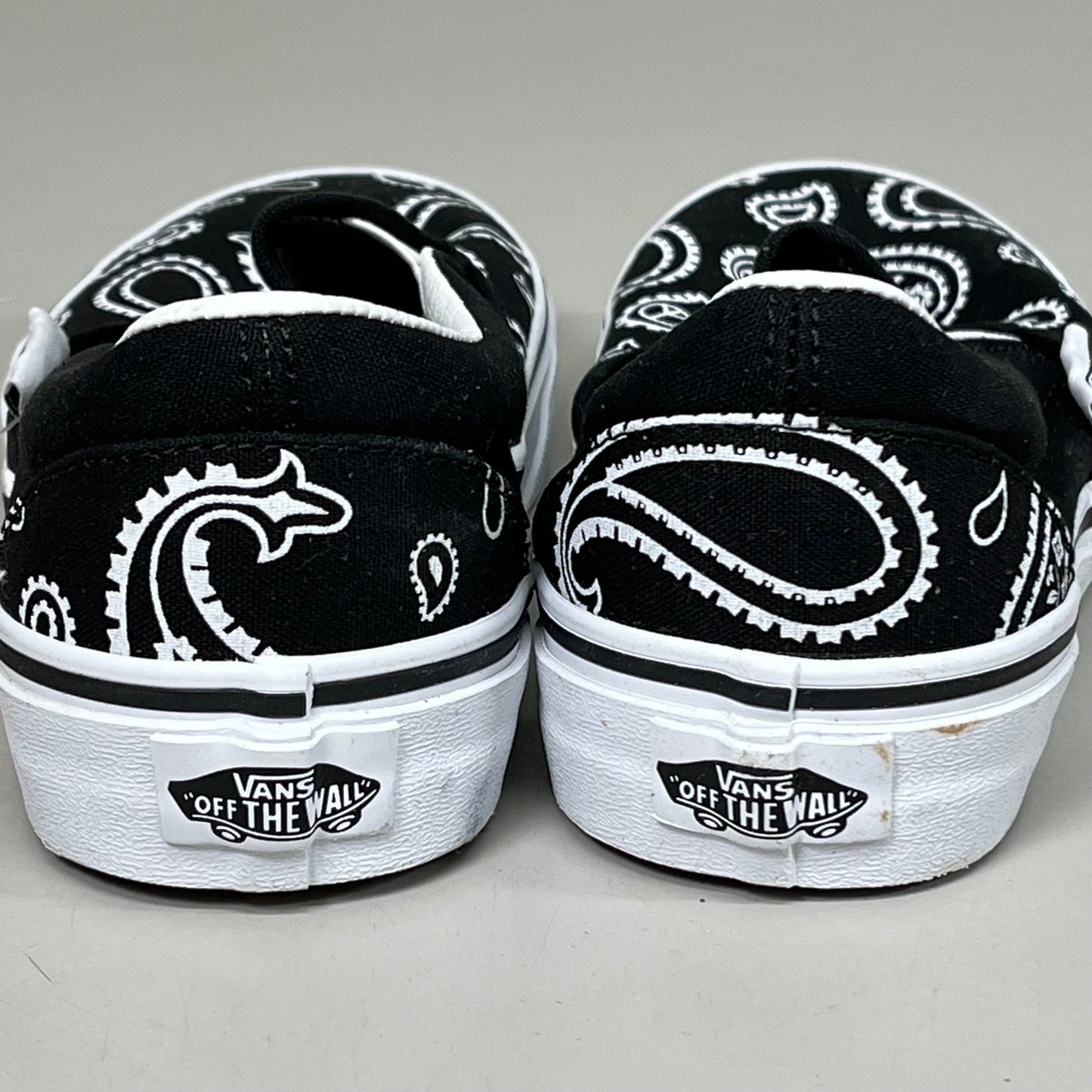 VANS Classic Slip-On Peace Sign Paisley Womens Sz 5.0 Mens Sz 3.5 Black & White
