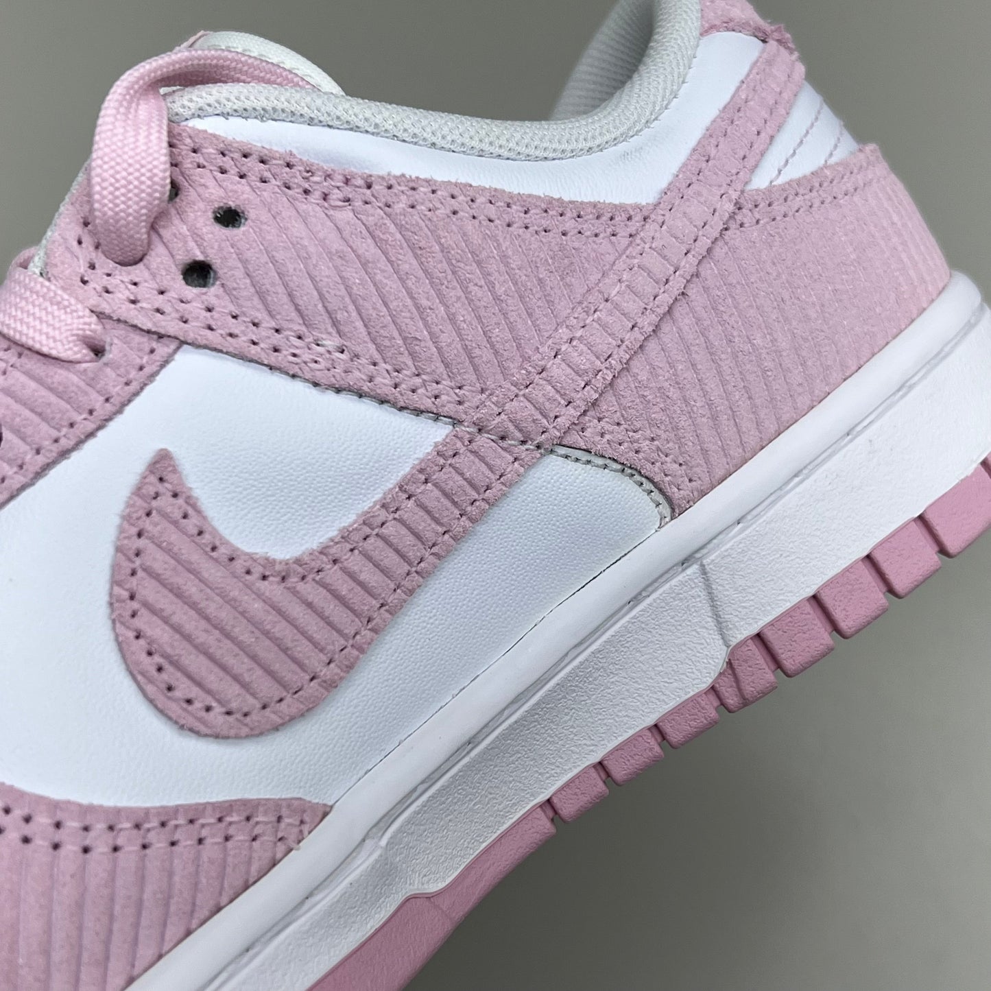 NIKE Classic Dunk Low Leather & Corduroy SZ Womens 8.5 Mens 7 White Pink FN7167