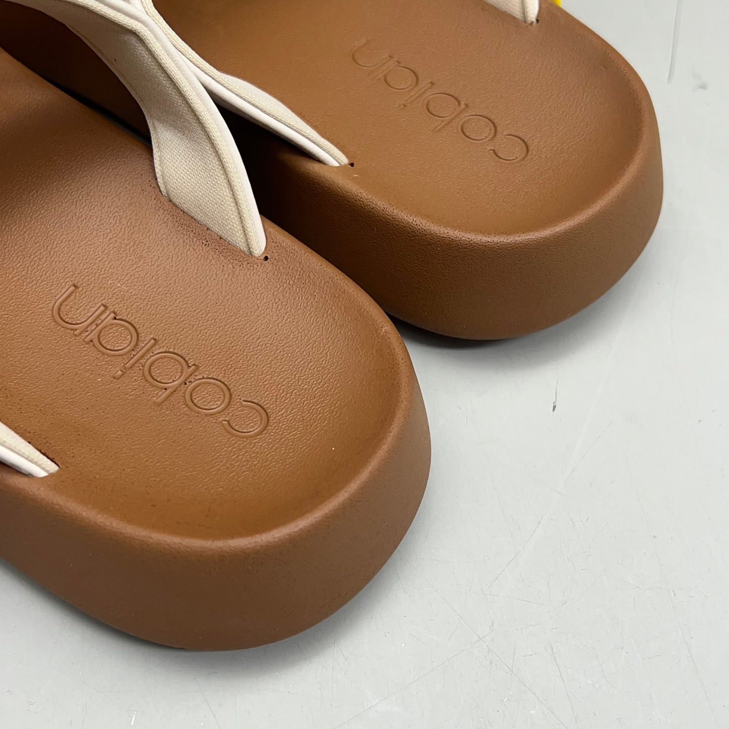 COBIAN Amalfi Synthetic Leather W/ Microfiber Lining Sandals Women's Sz 10, 41 EU Cream AMA25-110-10
