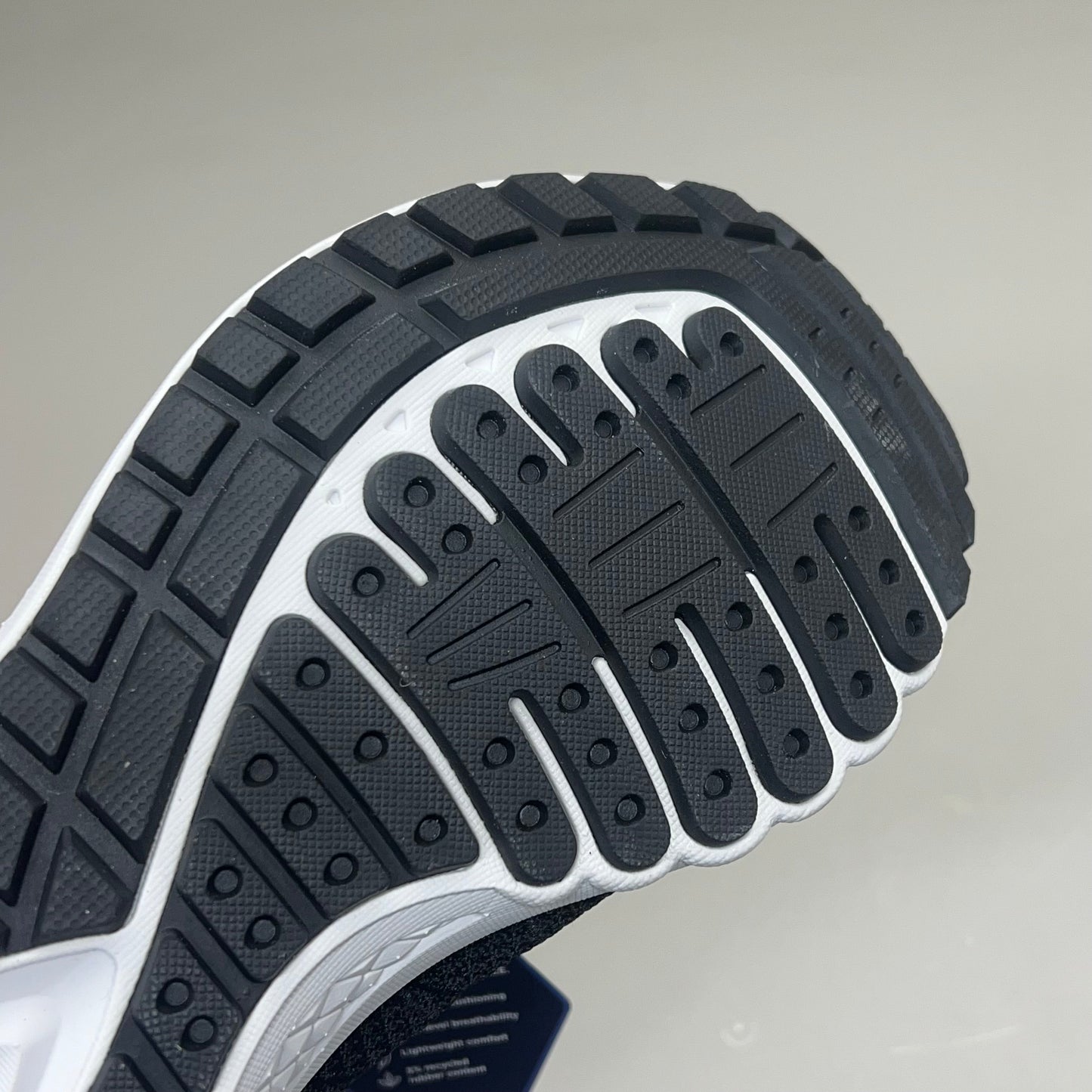 PROPET Tour Knit Sneaker Cushion Insole Women's Sz 9.5 M(B) Black/White WAA112M