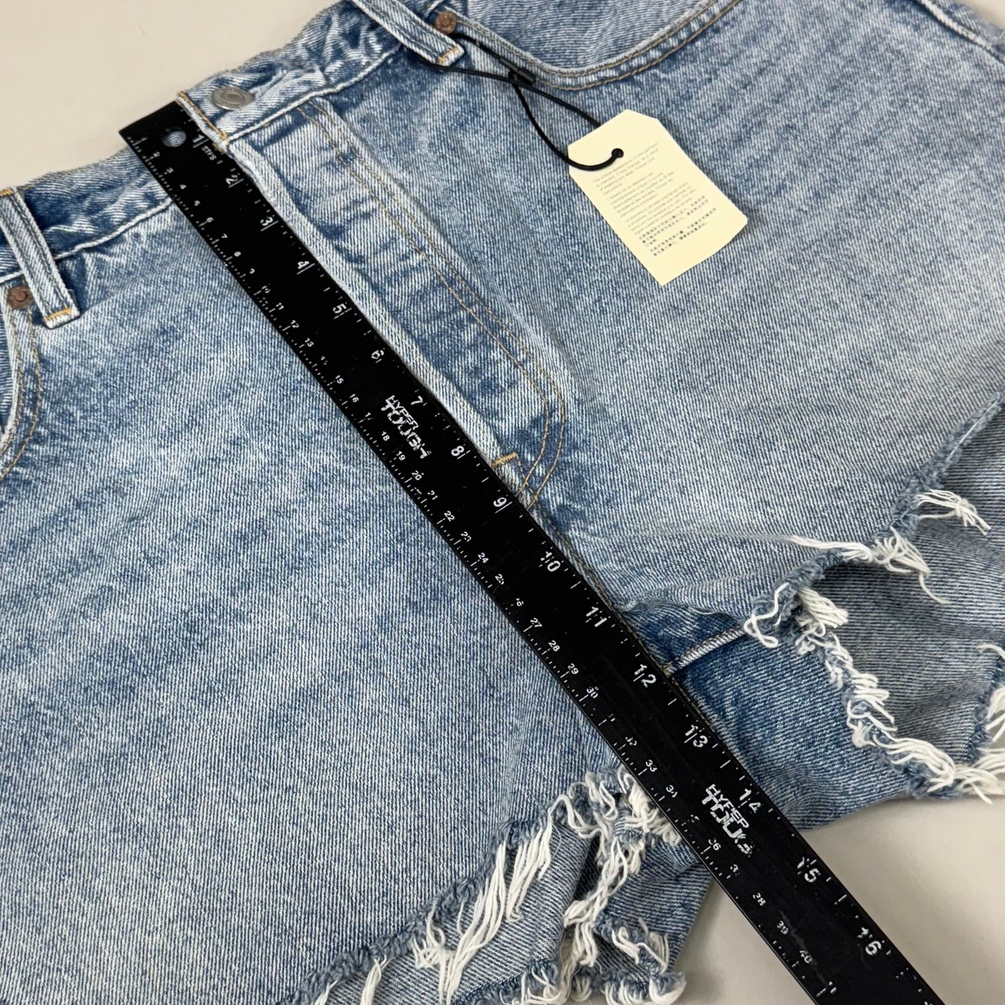 LEVIS 501 Original Fit High Rise Shorts Medium Wash Women's Sz 34 Mega Vibe Blue