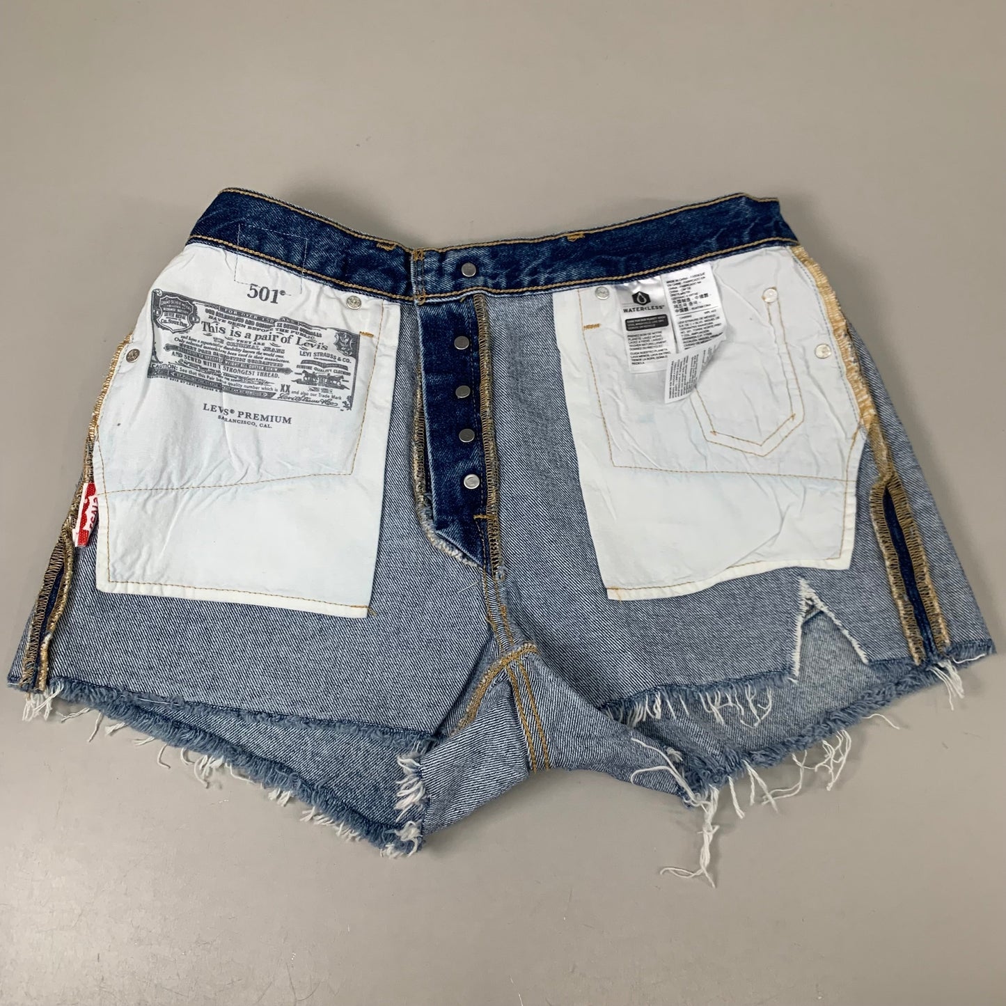 LEVIS 501 Original Fit High Rise Shorts Medium Wash Women's Sz 29 Mega Vibe Blue