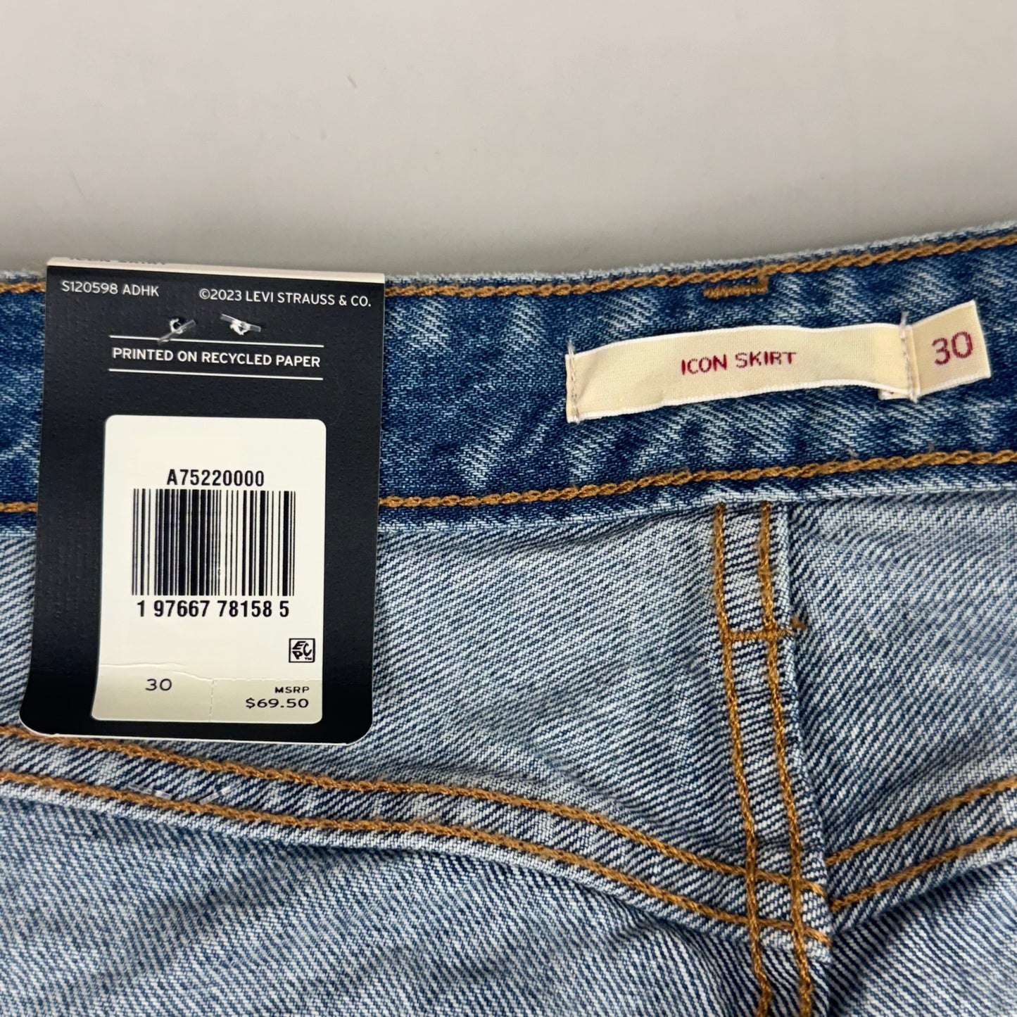 LEVIS Recrafted Icon Skirt Mid Rise Original Women's Sz 30 Novel Notion Med Wash