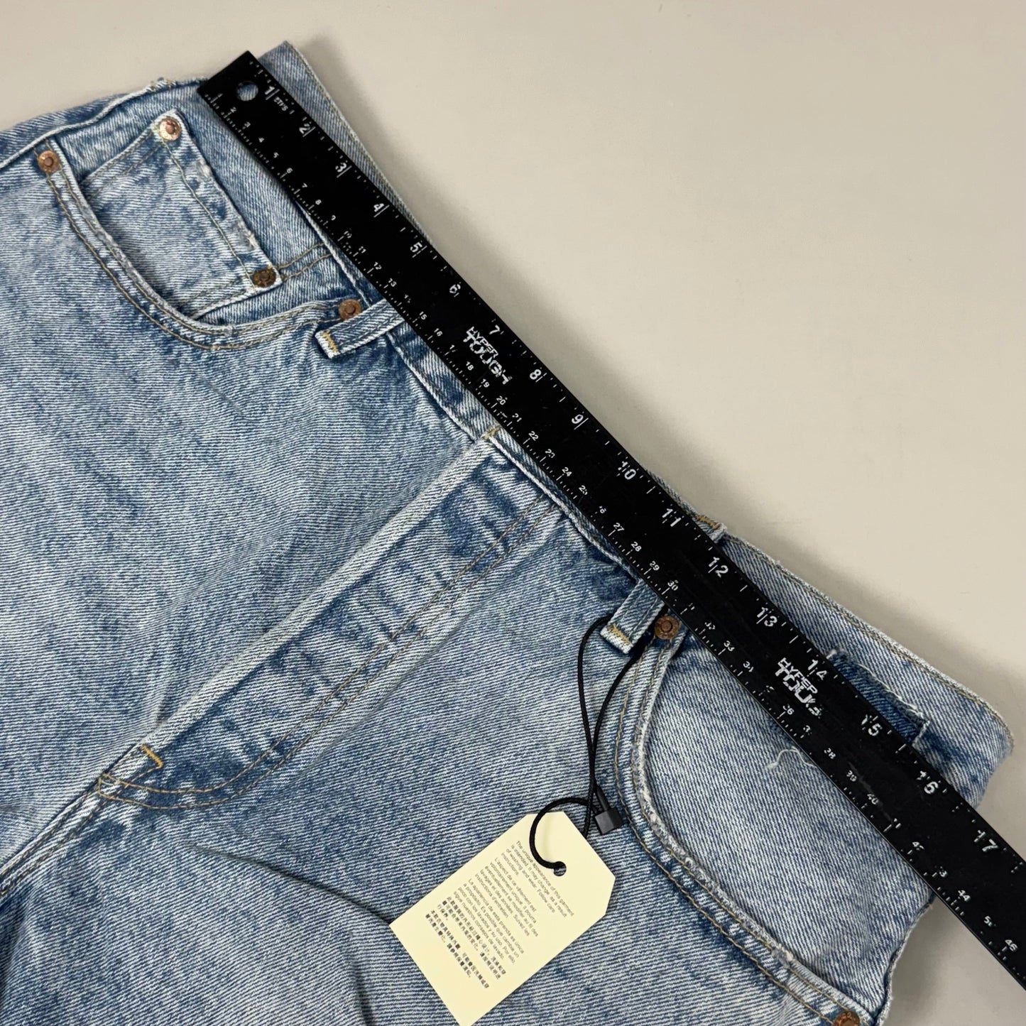 LEVIS 501 Original Fit High Rise Shorts Medium Wash Women's Sz 33 Mega Vibe Blue