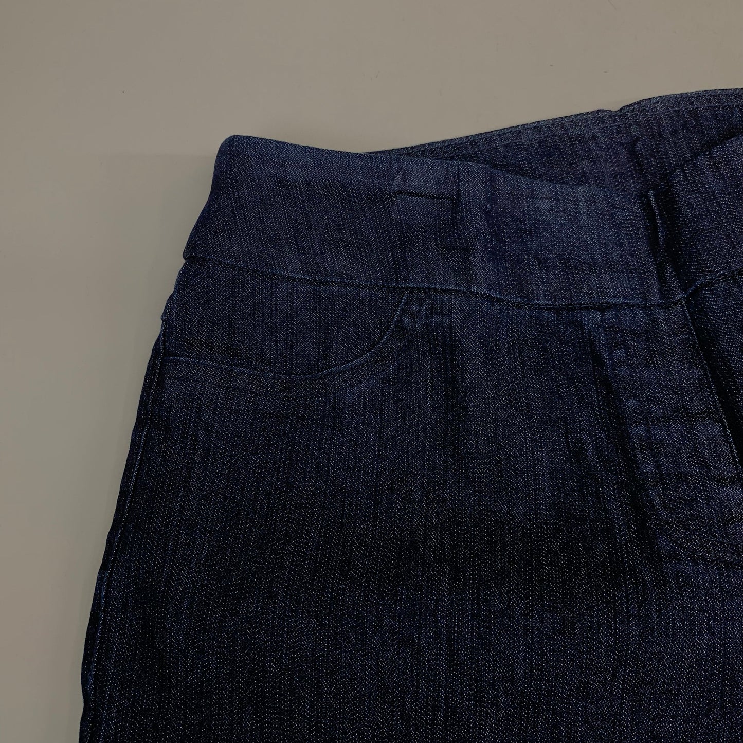 MULTIPLES Narrow Leg Pant Petite Women's Sz 4 Denim M2604P