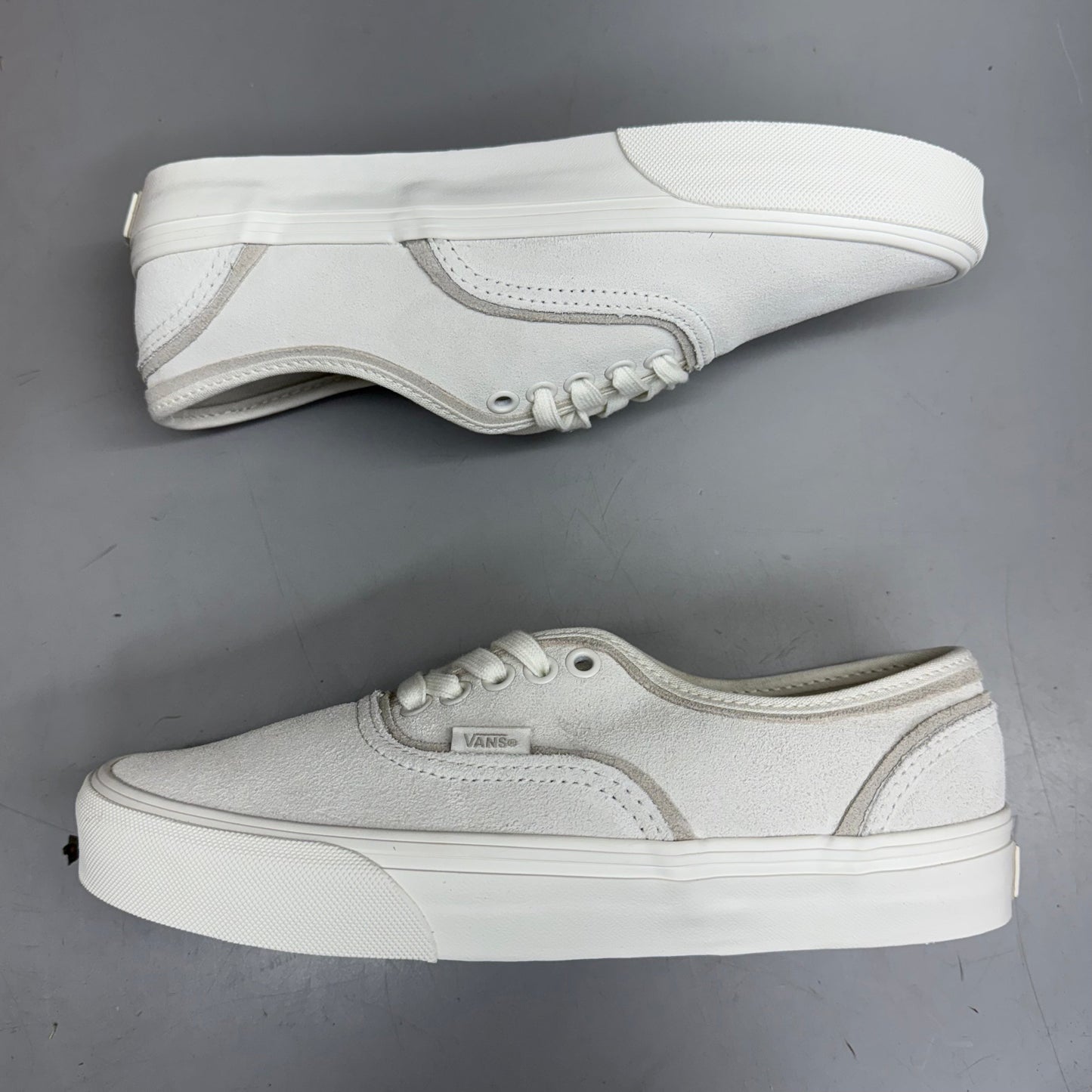 VANS Authentic Sliver Sneakers Shoes Women's Sz 9 White/White VN000D6DWWW