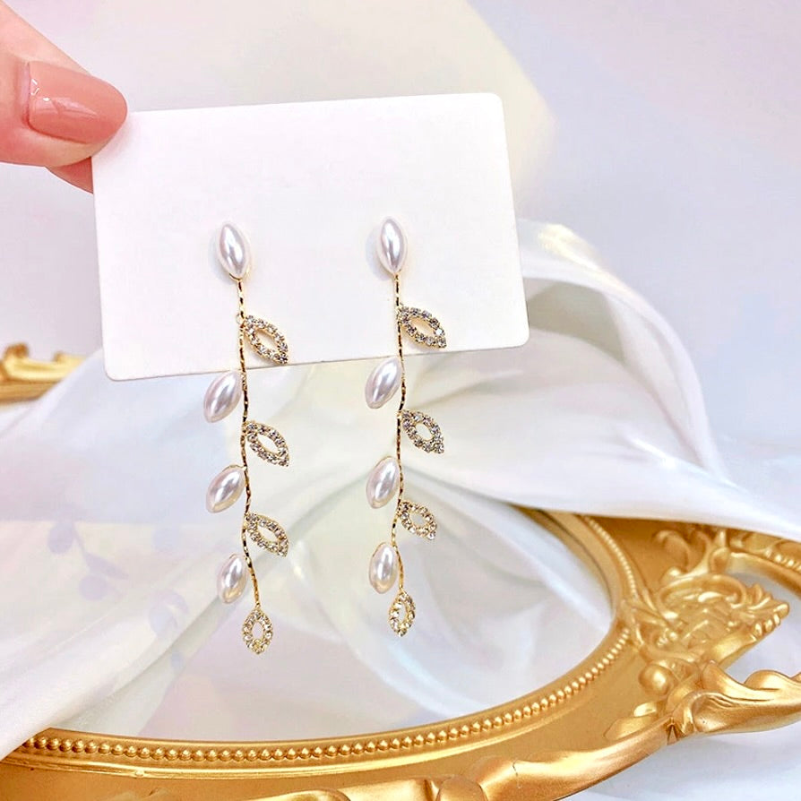 Ariella - Gold Pearl Bridal Earrings