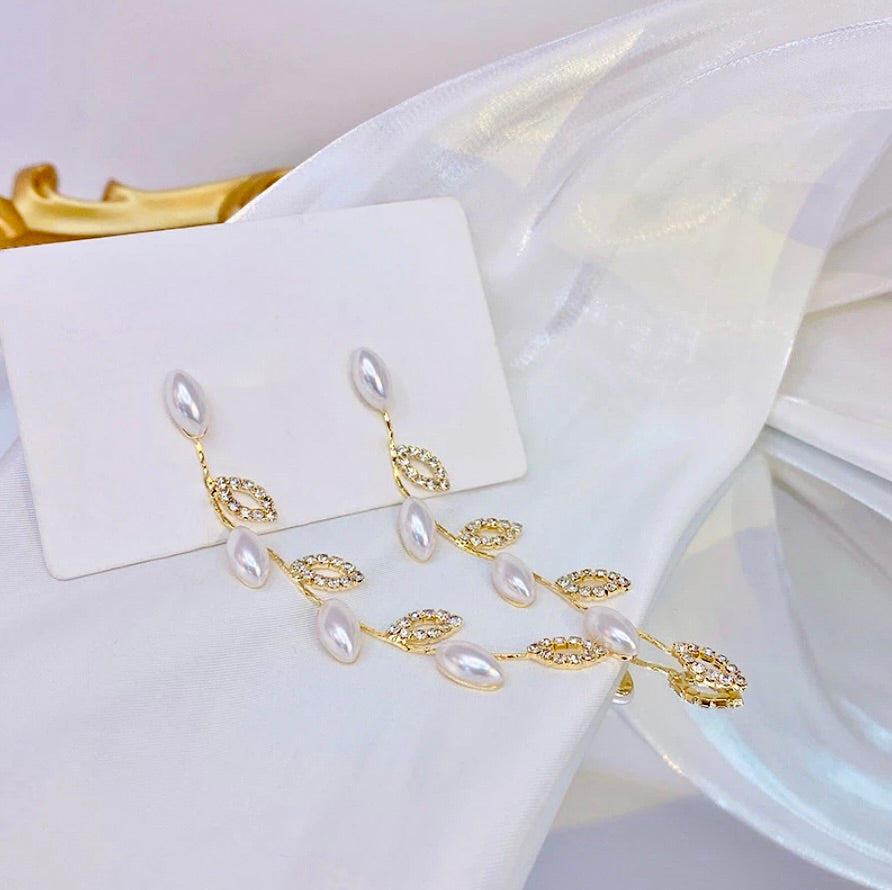 Ariella - Gold Pearl Bridal Earrings