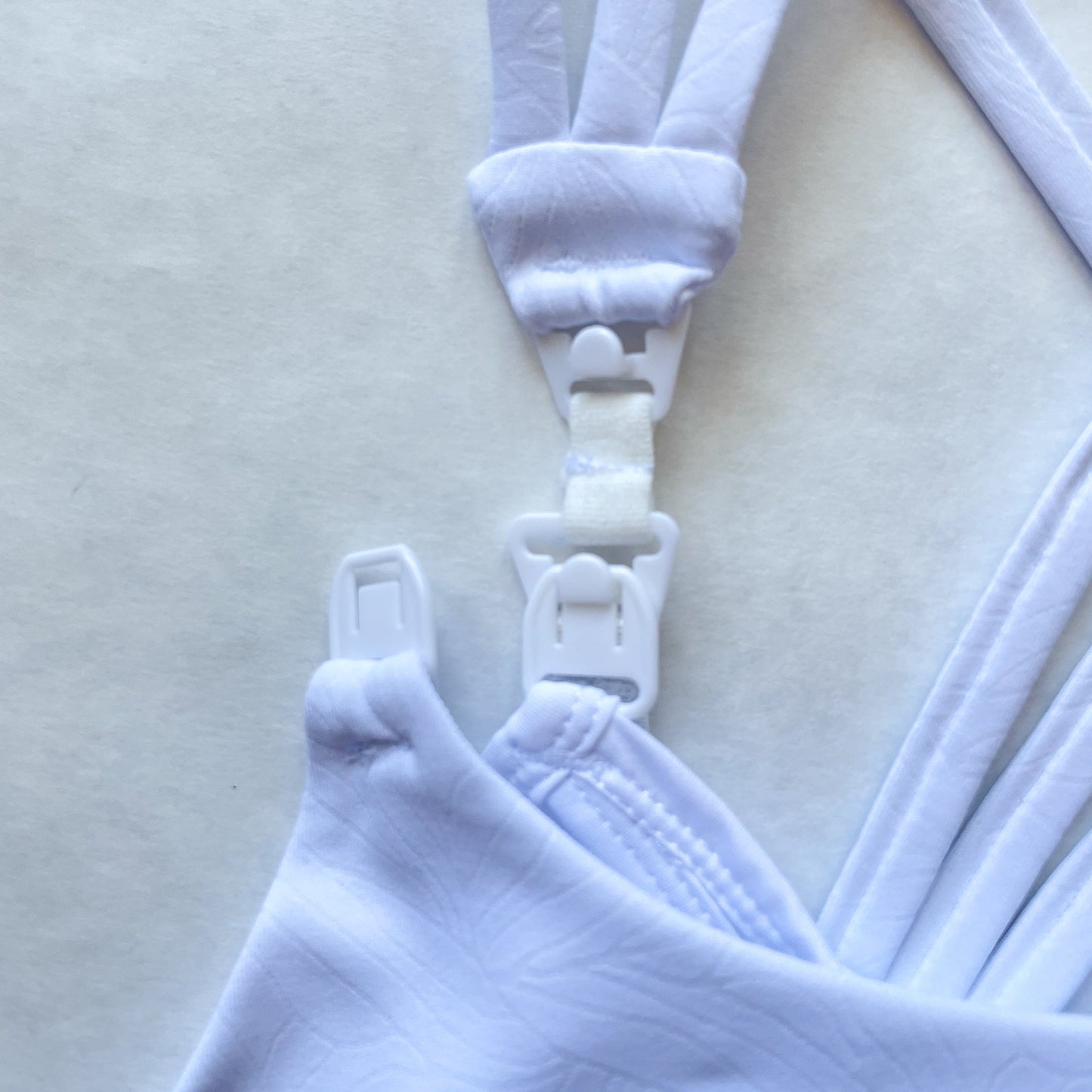 Chloé 4 Running Nursing & Pumping Sports Bra (White Magnolia)