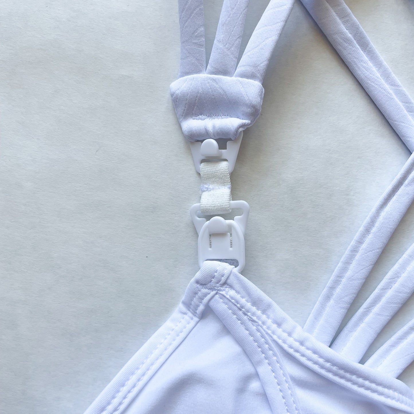 Chloé 4 Running Nursing & Pumping Sports Bra (White Magnolia)