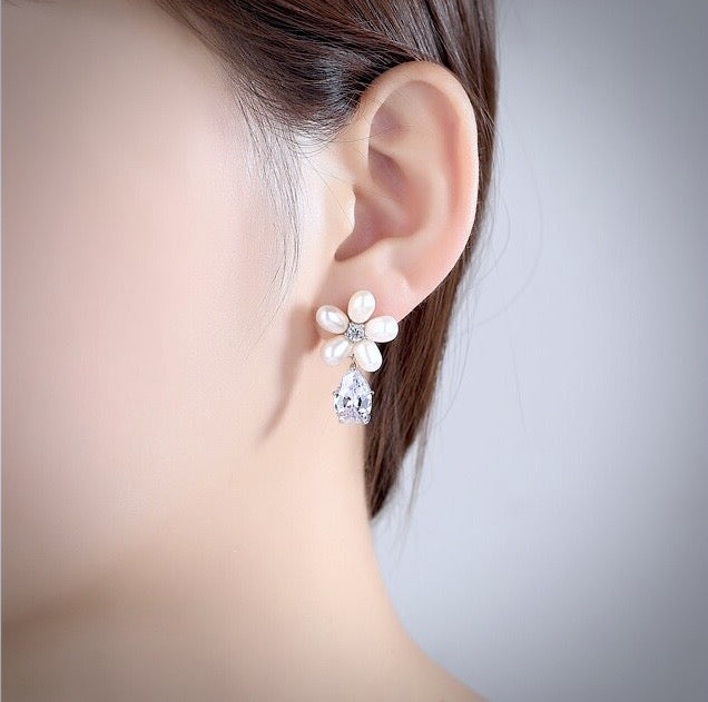 Eloise - Freshwater Pearl and Cubic Zirconia Bridal Jewelry Set - Available in Silver and Rose Gold