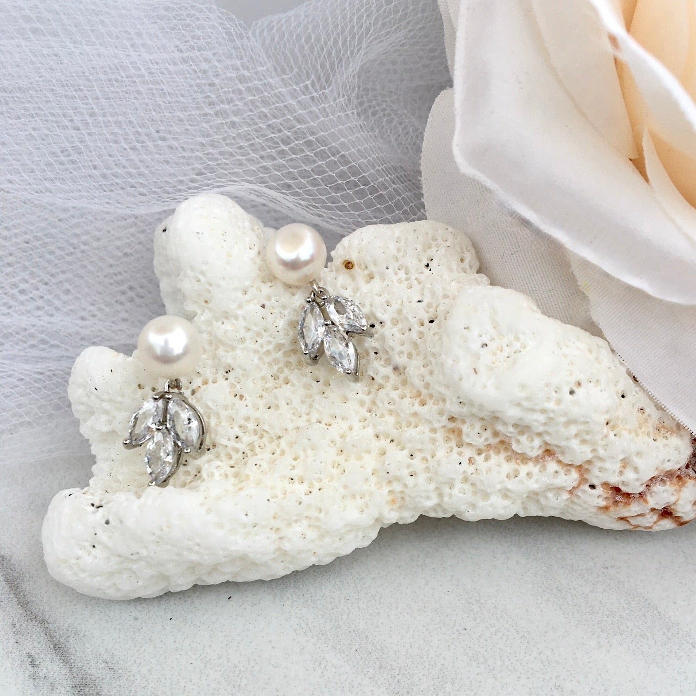 Maitlyn - Minimalist Pearl and Cubic Zirconia Bridal Earrings