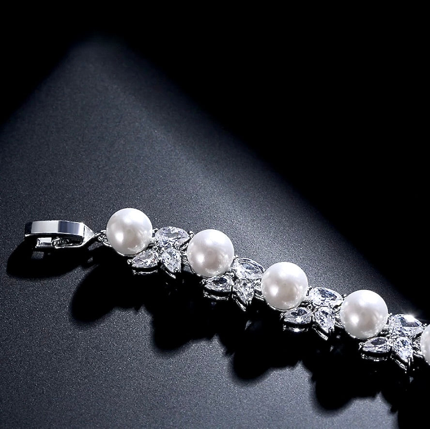 Delaney - Pearl and Cubic Zirconia Bridal Bracelet