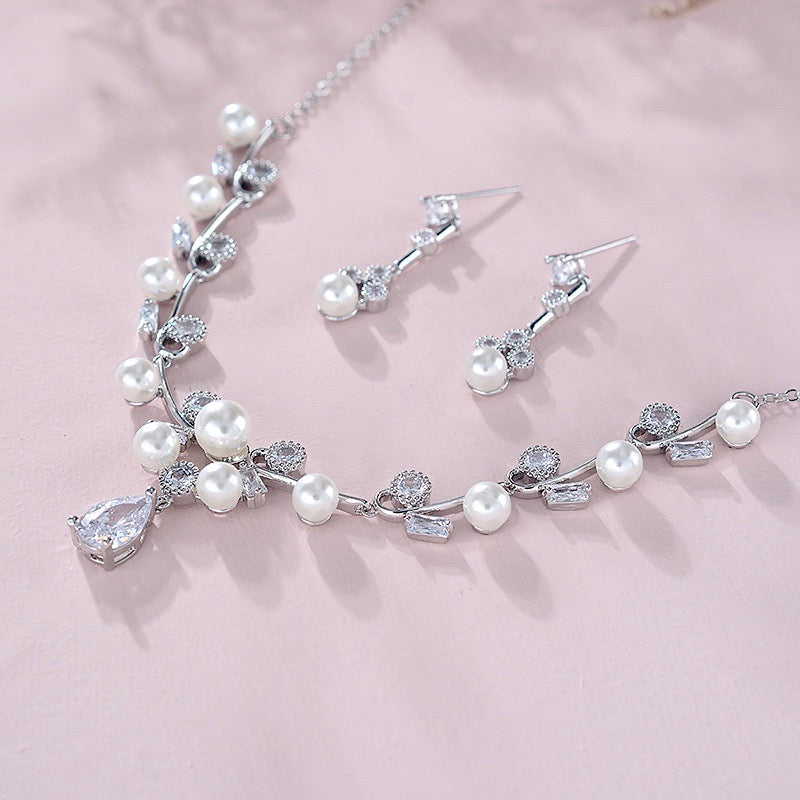 Isla - Silver Pearl and Cubic Zirconia Bridal Jewelry Set