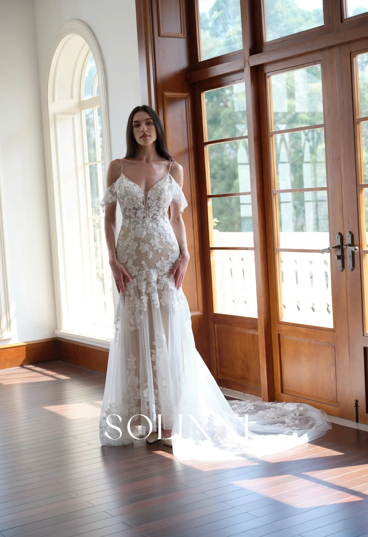 Noelle – Lace Mermaid Wedding Dress with Petal Embroidery